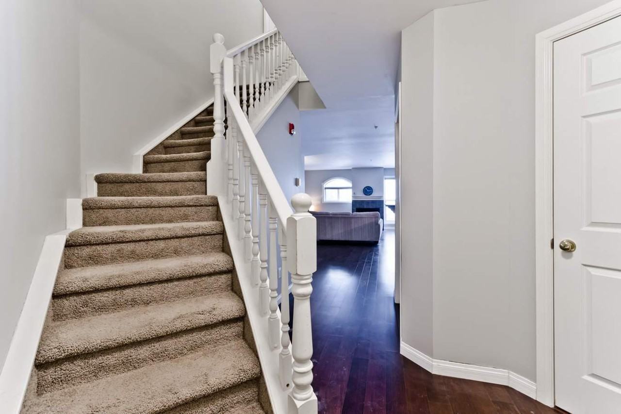 923 15th Ave SW - Photo 3 of 27