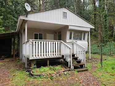 301 N Mt Washington Dr - Photo 2 of 9