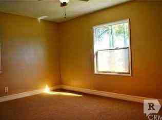 8836 Emerald Ave - Photo 2 of 7