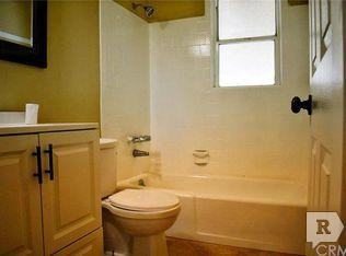 8836 Emerald Ave - Photo 3 of 7