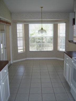 18645 Worthington Rd - Photo 3 of 15