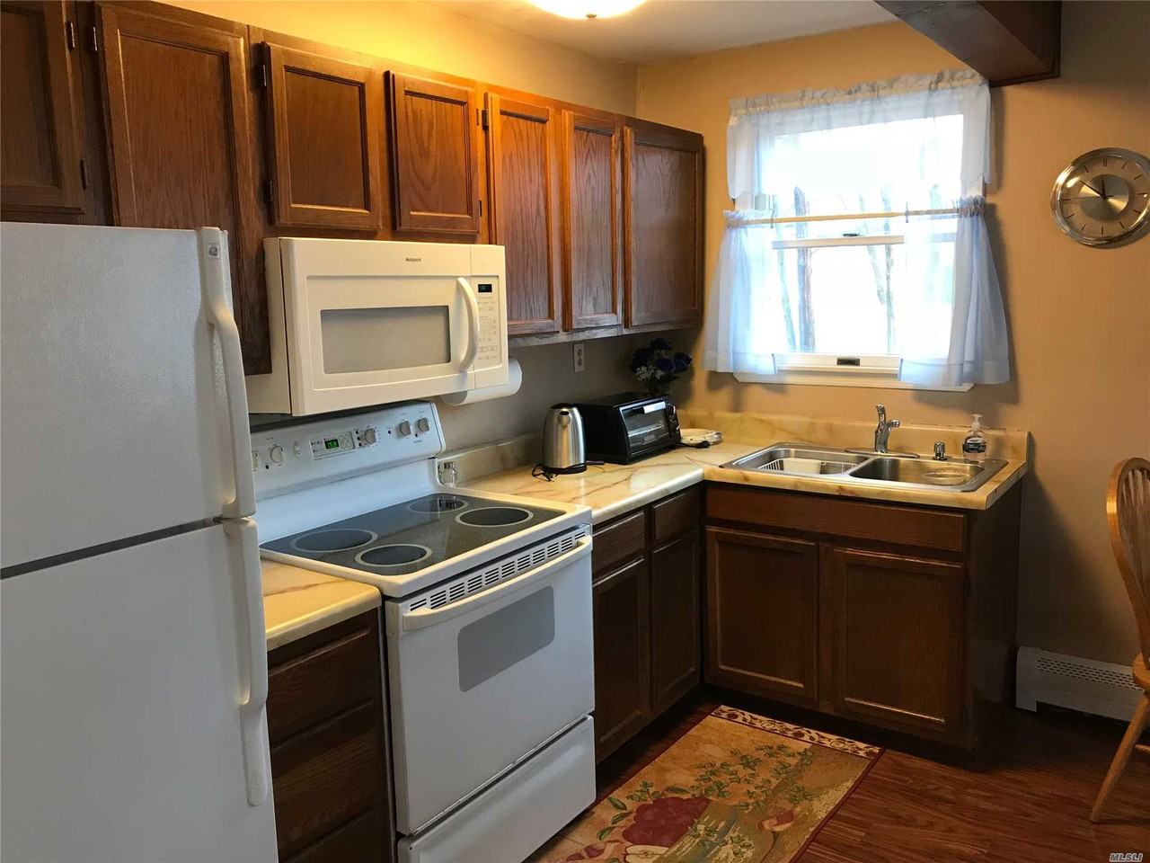 161 Mt Sinai Ave - Photo 3 of 8