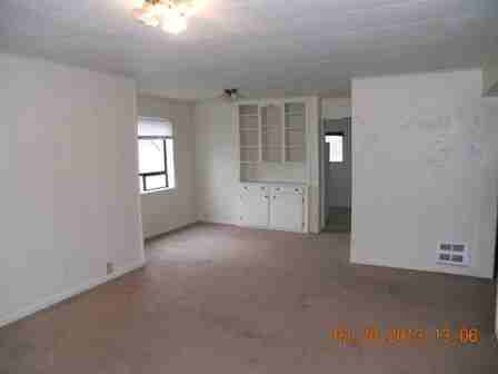 122 S Chehalis St - Photo 2 of 7