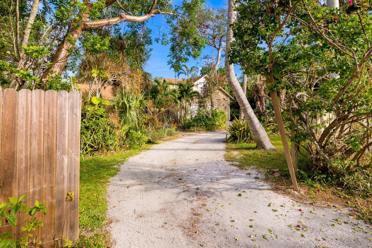 116 Seagrape Rd - Photo 3 of 34