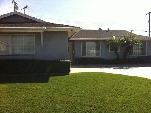 6522 Laurelton Ave - Photo 2 of 5