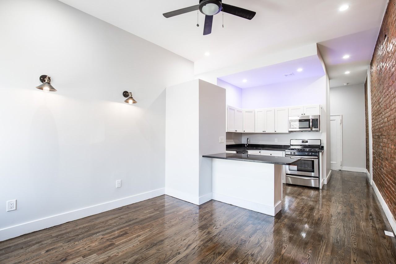 258 Halsey Street #Two