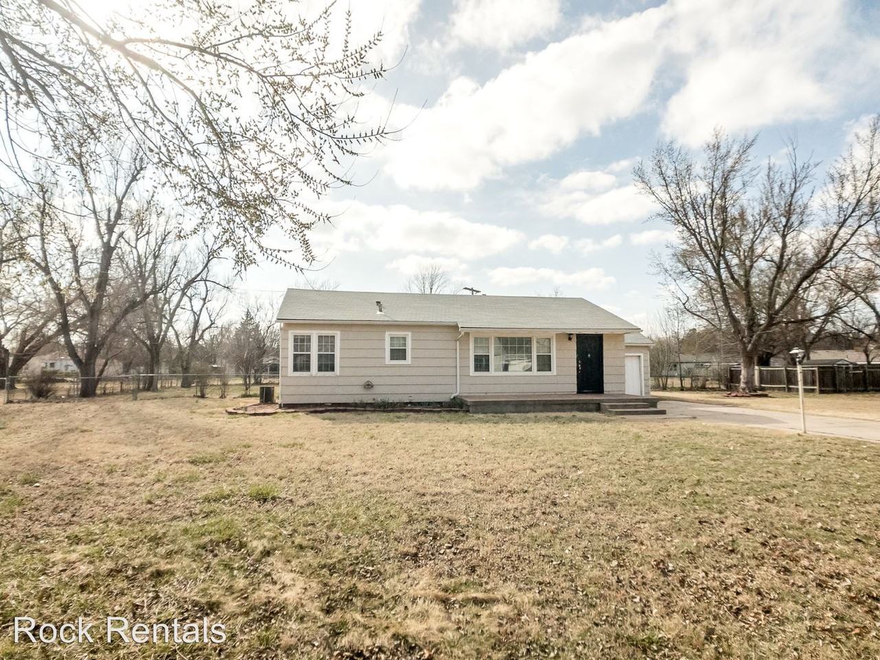 3215 N Elm St - Photo 2 of 15