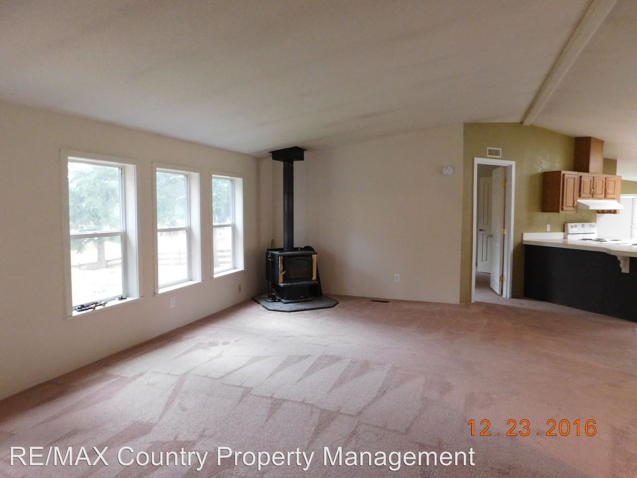 35921 42nd Ave S - Photo 2 of 16