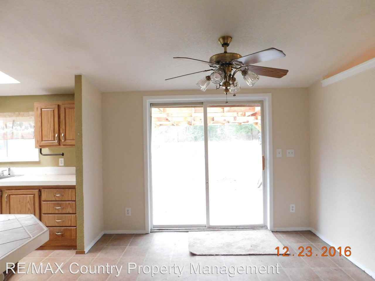 35921 42nd Ave S - Photo 3 of 16