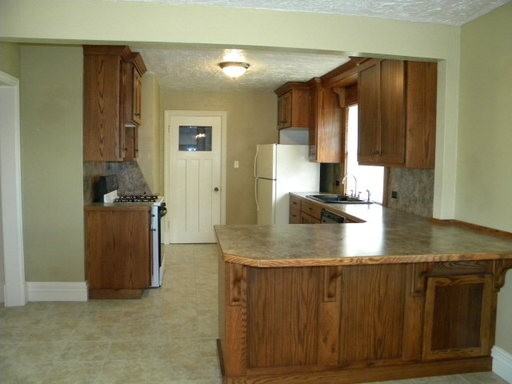 175 E 1st N - Photo 3 of 13