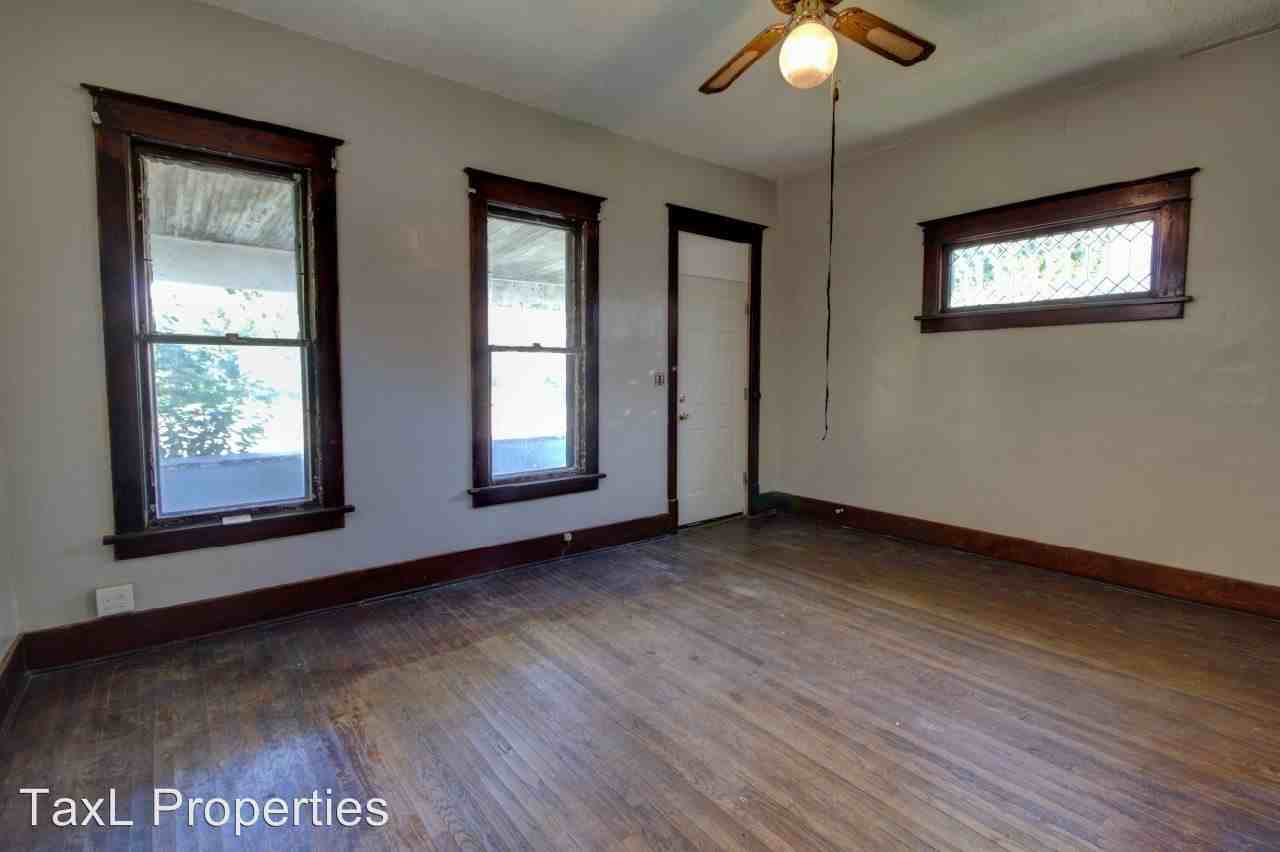 645 3rd Ave S - Photo 2 of 6