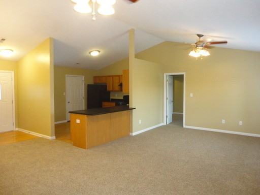 252 Woodfield Dr - Photo 3 of 11