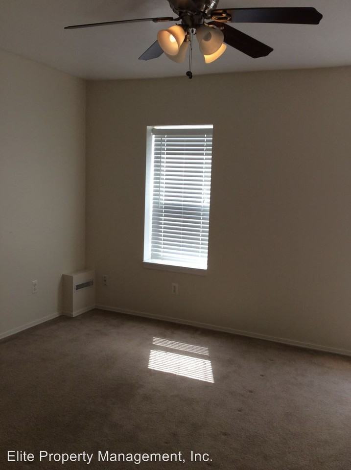 727 Susquehanna Ave - Photo 3 of 11