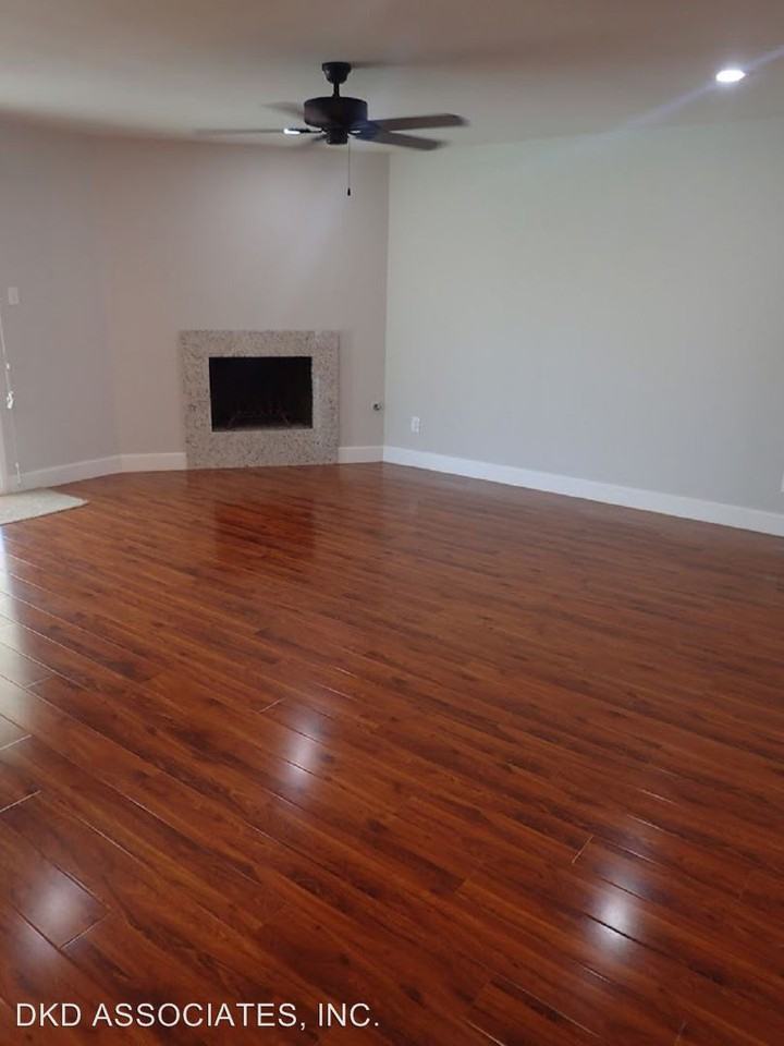 9113 Shaver Dr - Photo 2 of 33