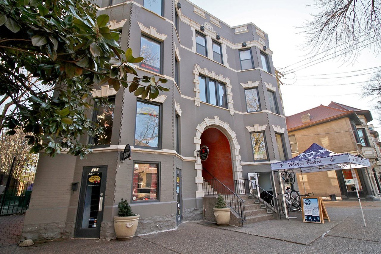 Landesman - Photo 4 of 8