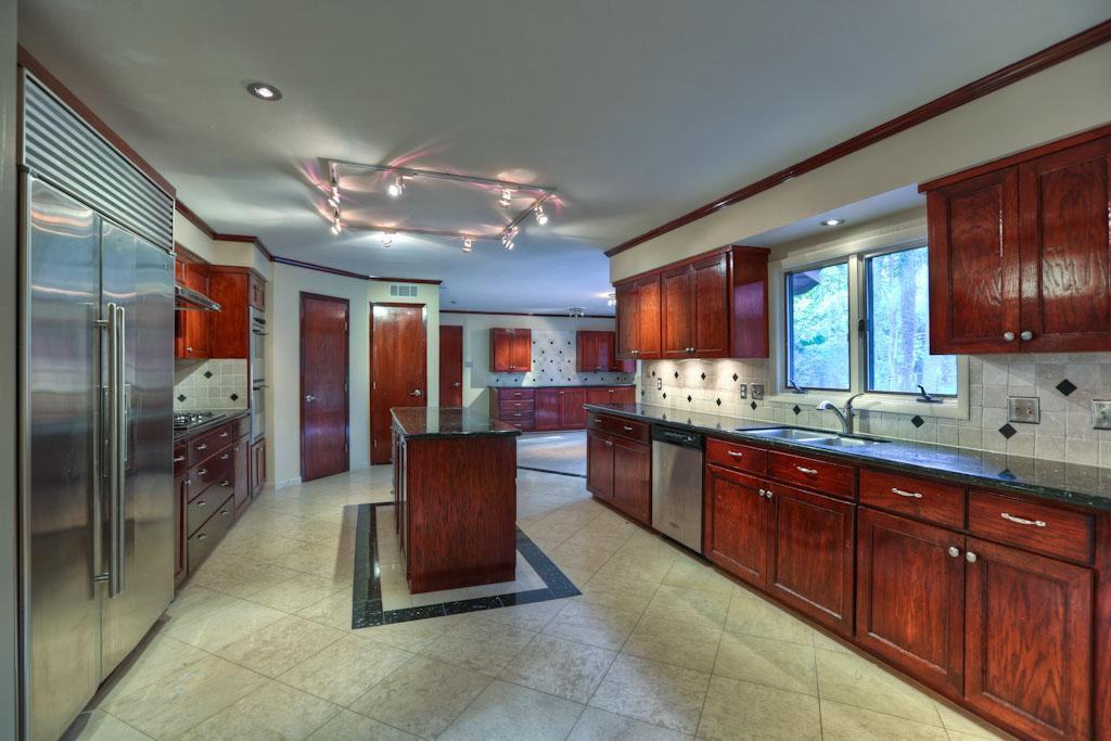 205 Fleetway Drive - Photo 3 of 8