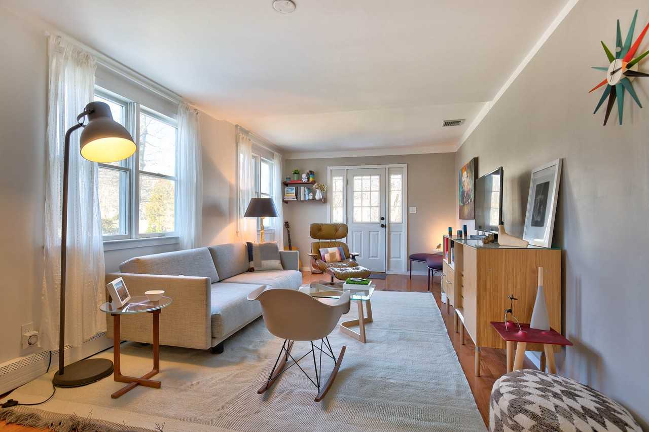 1930 Bray Ave - Photo 2 of 11