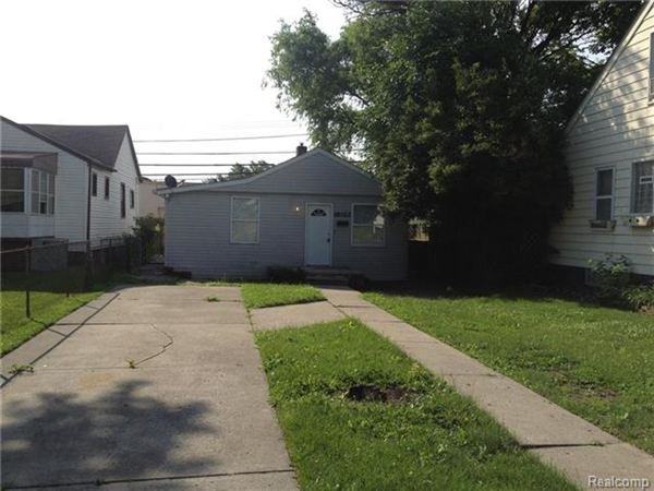 18022 Henry St - Photo 2 of 5