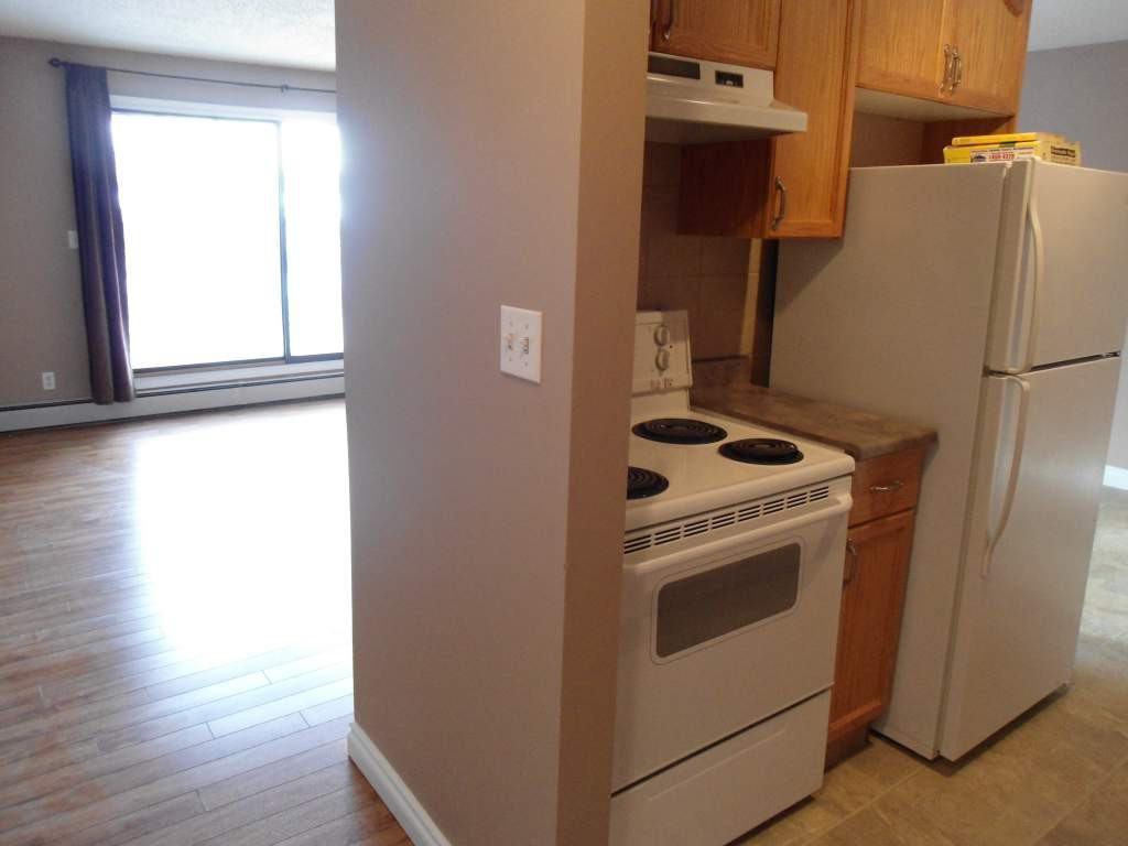 Saddleback Arms Apartments 2545 116 Street, Edmonton, AB T6J 3Z7 Zumper