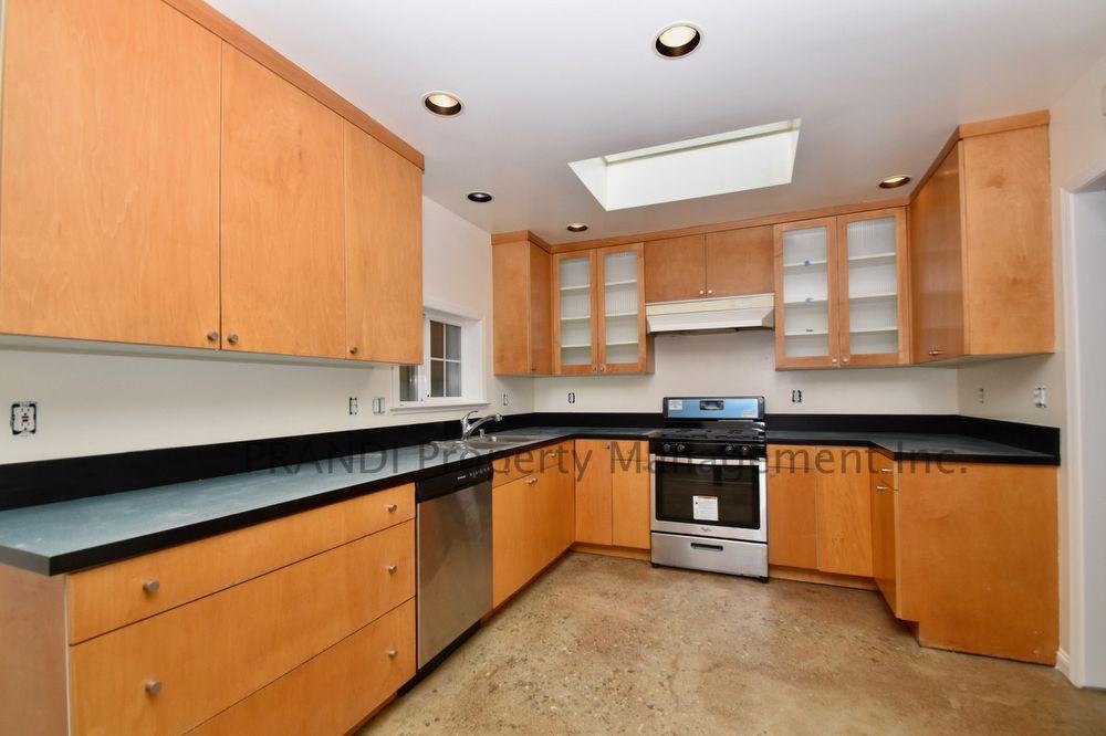 13 Washington Ave - Photo 2 of 12