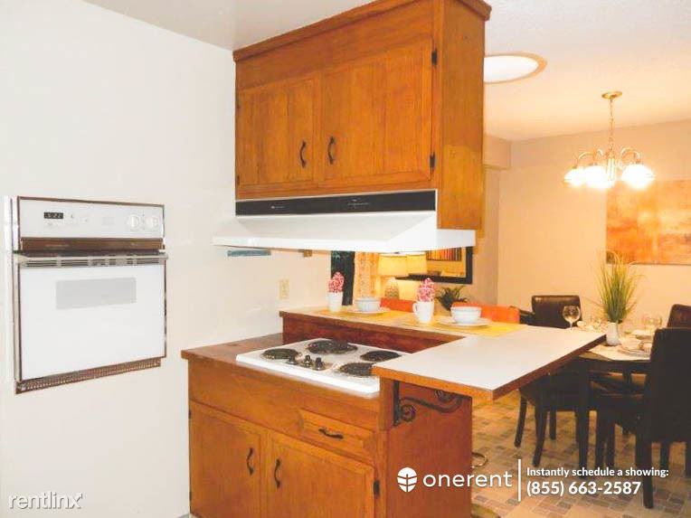 1611 Princeton Dr - Photo 2 of 13