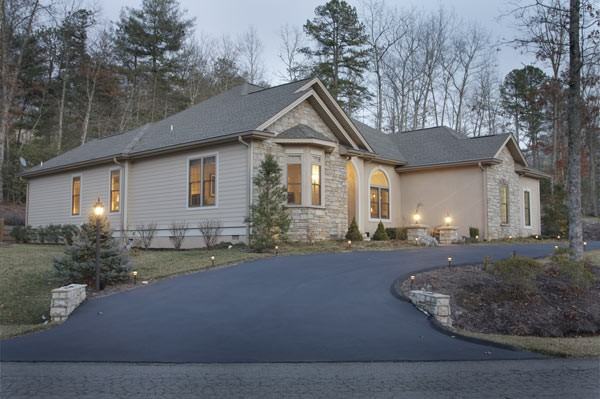 225 Jonathan Creek Dr - Photo 2 of 12