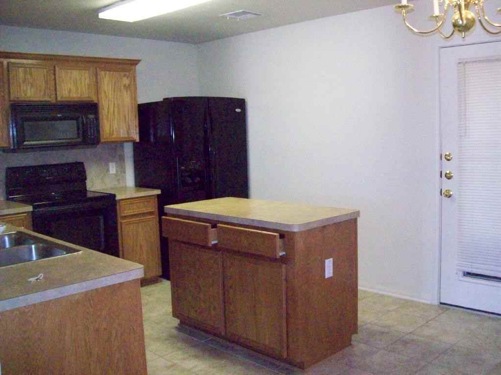 5617 Orts Dr - Photo 2 of 7