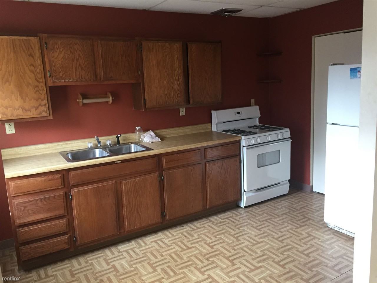 1512 Lowrie St - Photo 3 of 9