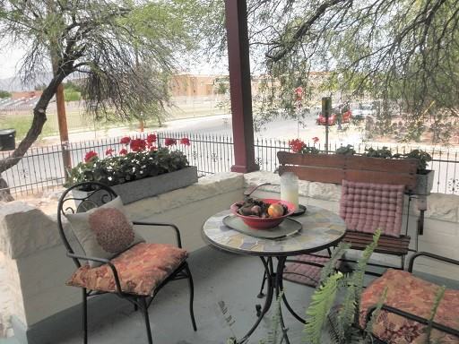 522 E 8th St - Photo 3 of 16