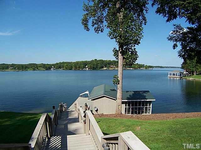 405 Pine Harbor Rd - Photo 3 of 20