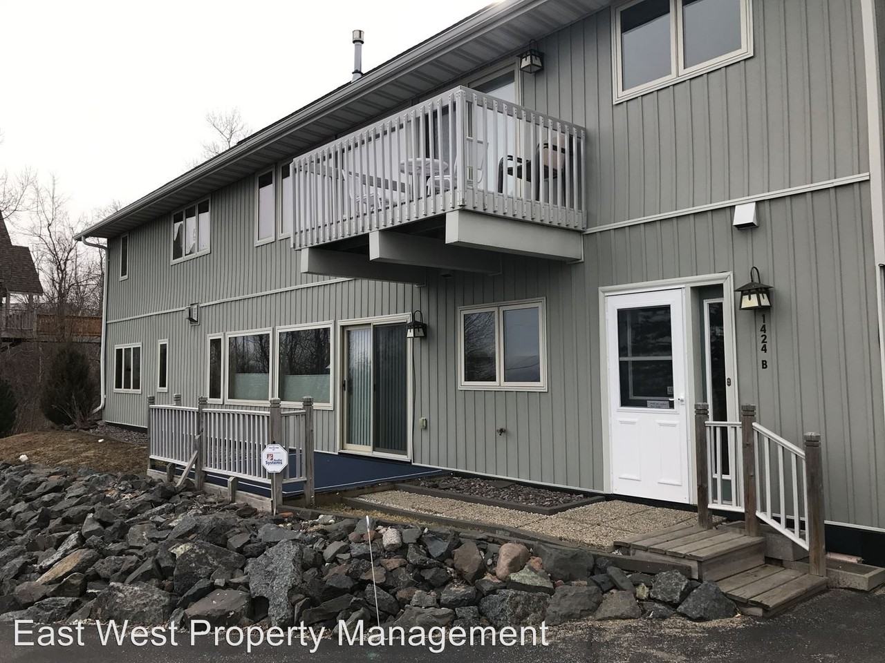 1424 East Skyline Parkway - Photo 2 of 16