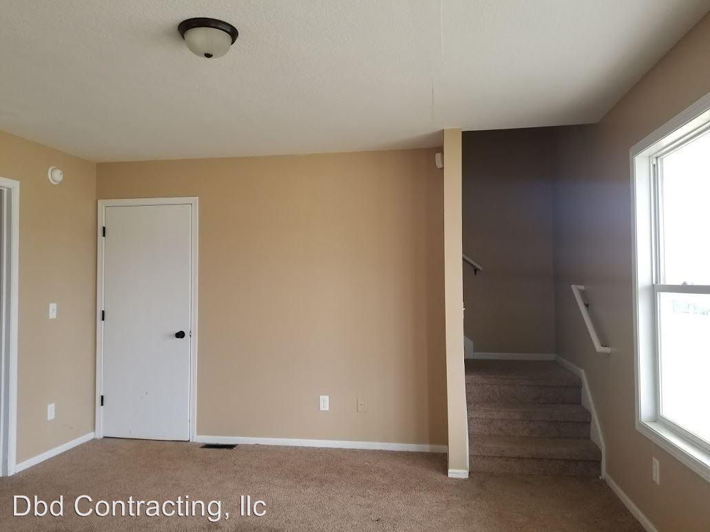 2346 Gay St - Photo 3 of 9