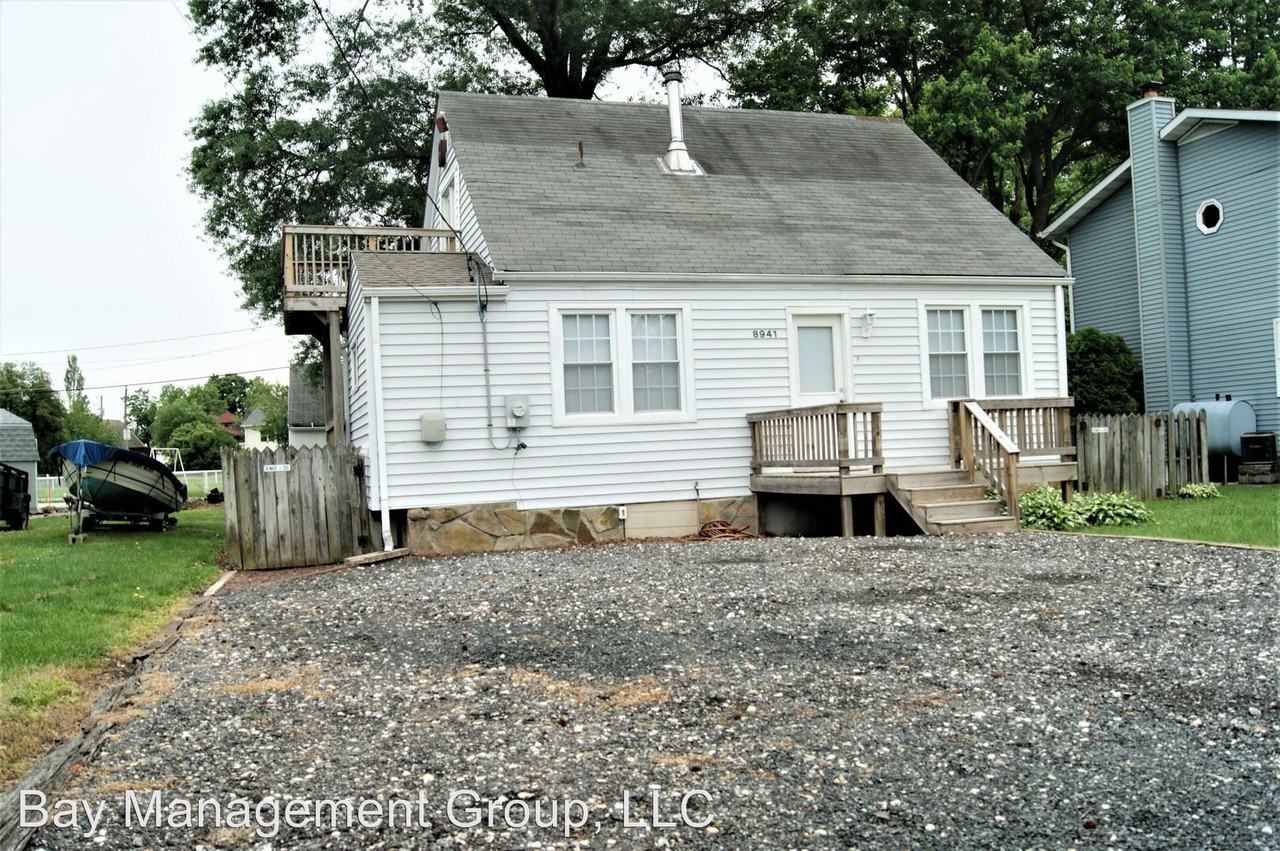 8941 Millers Island Blvd - Photo 2 of 22