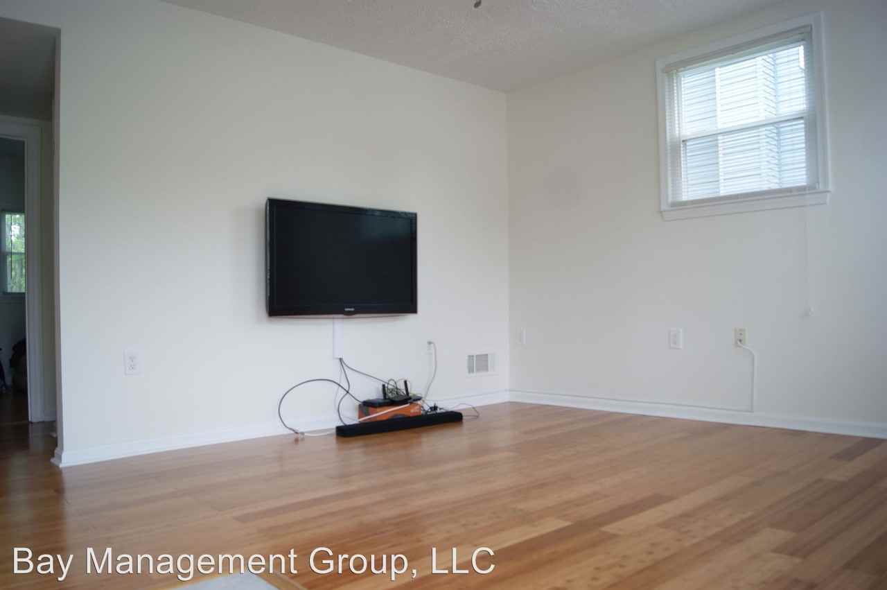 8941 Millers Island Blvd - Photo 3 of 22