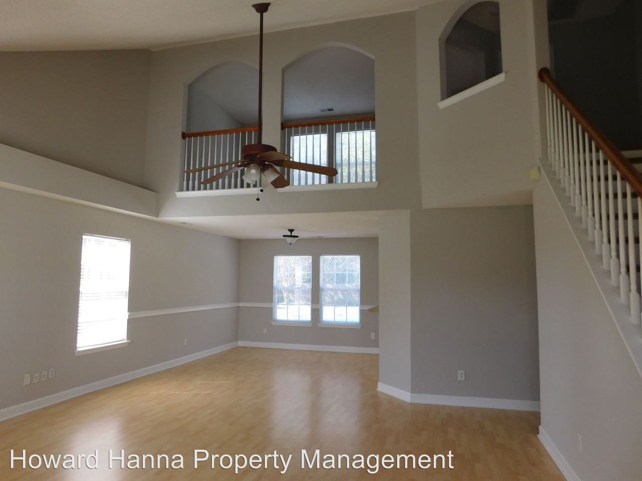 236 Green View Rd - Photo 2 of 19