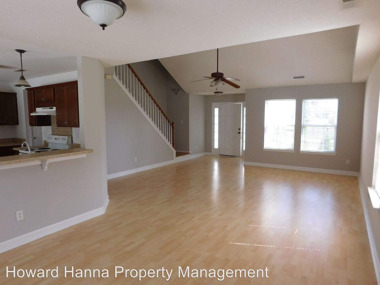 236 Green View Rd - Photo 3 of 19