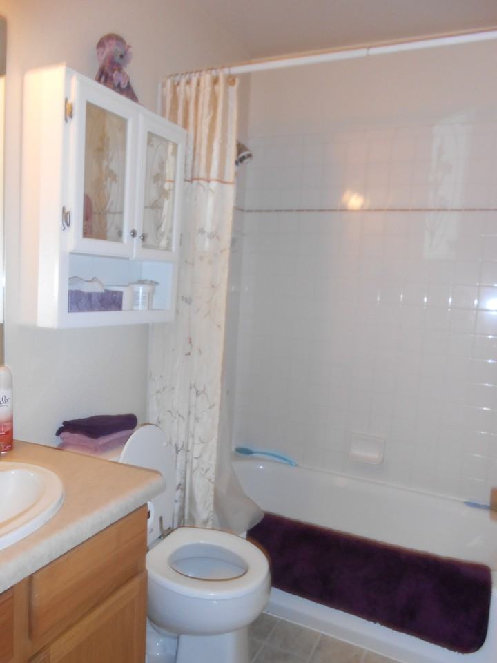 435 Mountainside Ln - Photo 2 of 13