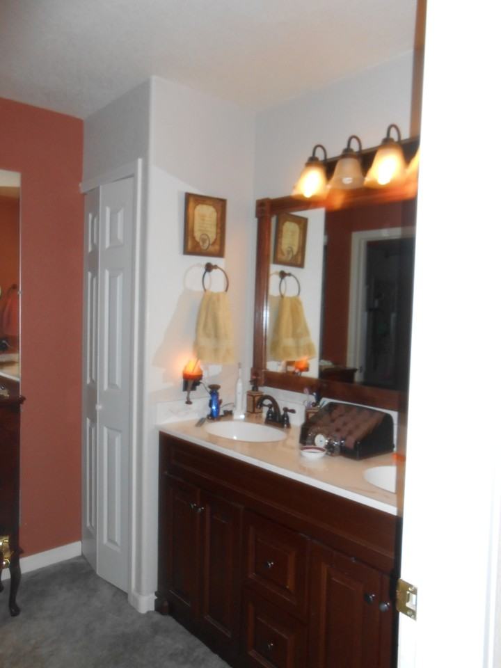 435 Mountainside Ln - Photo 3 of 13