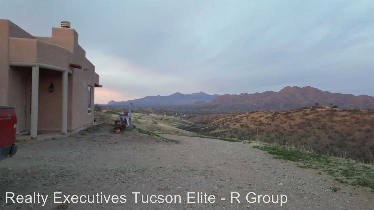 693 Czar Ln - Photo 3 of 14