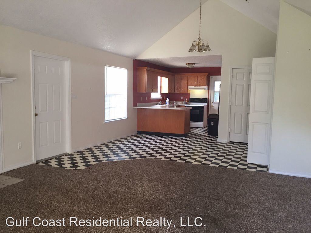 8308 Redstone Dr - Photo 3 of 5