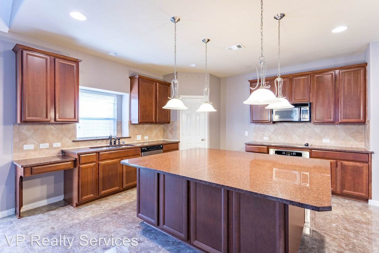 7104 Sugarplum Dr - Photo 2 of 23