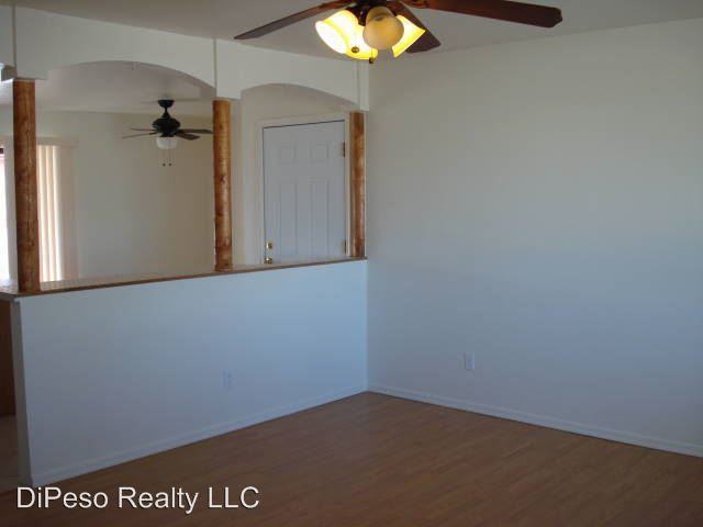 615 W Cactus St - Photo 2 of 10