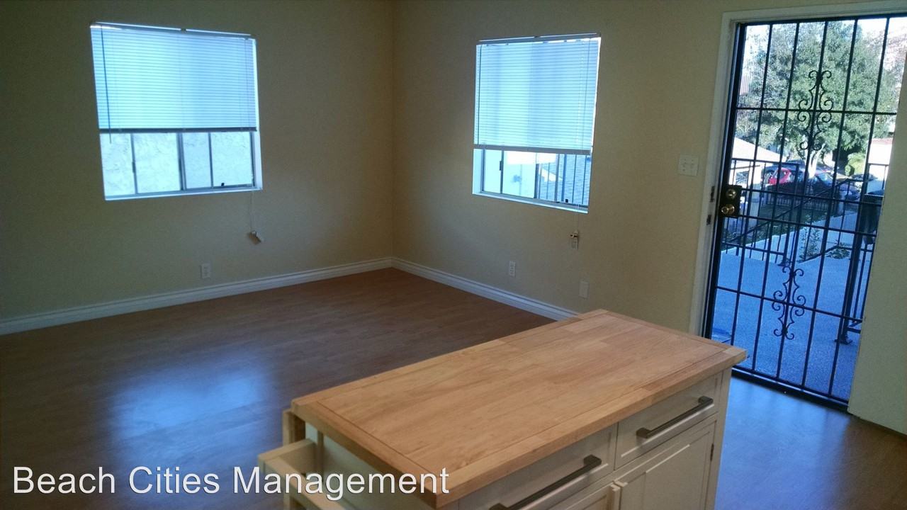 1037 Molino Ave - Photo 3 of 7