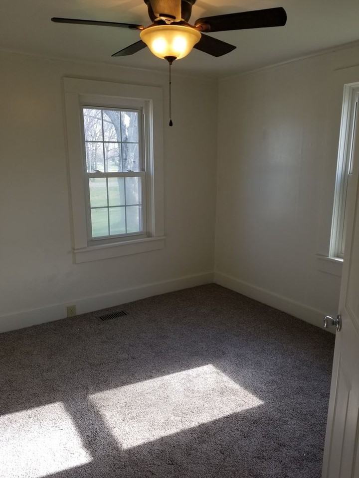 4263 Hwy 70 W - Photo 3 of 11