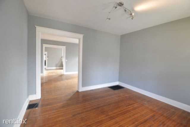 1229 Pleasant St - Photo 2 of 11