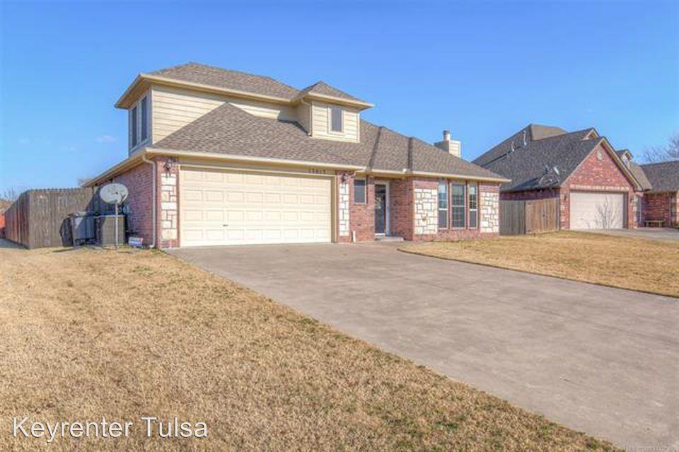 13013 E 43rd Pl - Photo 2 of 17