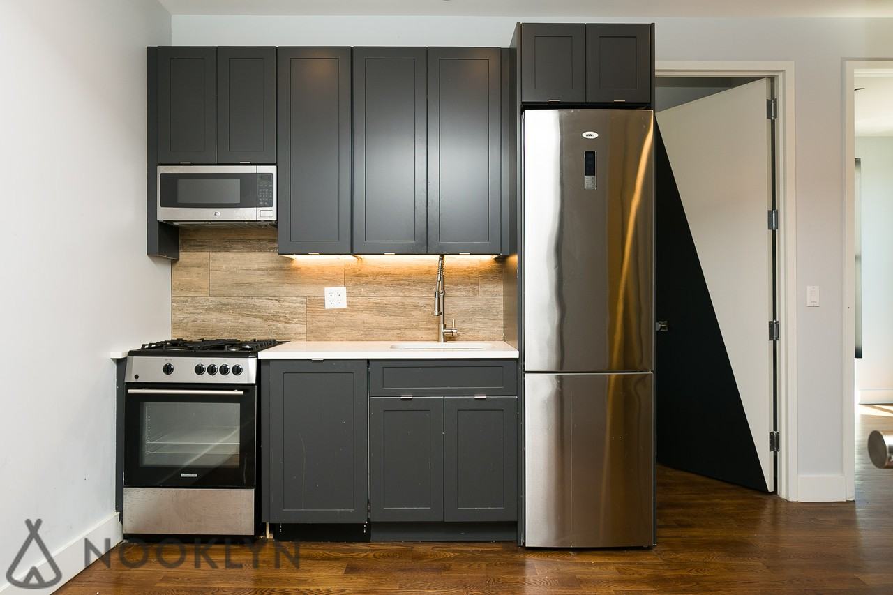 131 Tompkins Avenue #4R