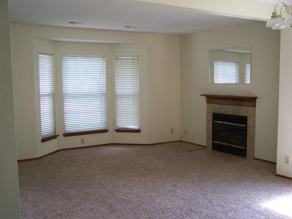 1412 Whitburn Dr - Photo 2 of 5