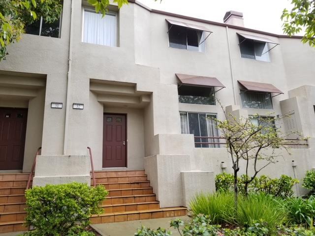 32 E Court Ln - Photo 2 of 3