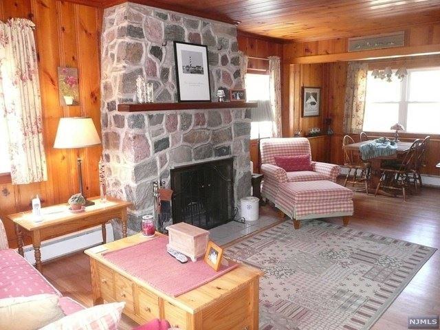 38 Pequot Rd - Photo 3 of 15